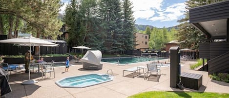 Piscine extérieure, piscine chauffée