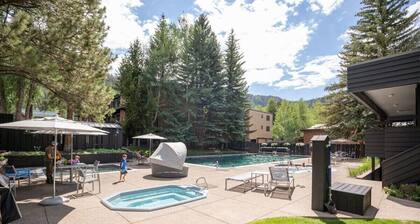 Fully Renovated Aspen Core 2/2 on River