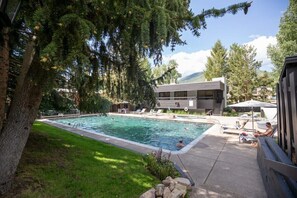 Piscine extérieure, piscine chauffée