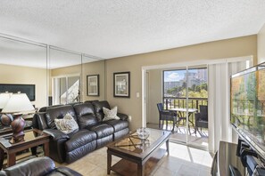 تلفزيون ذكي، ألعاب فيديو، مشغل دي في دي، شاشة كمبيوتر