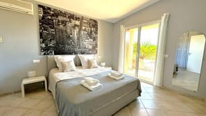 4 bedrooms, iron/ironing board, travel cot, WiFi