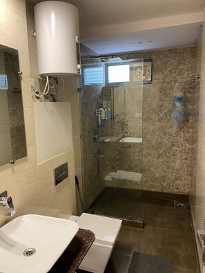 Bathroom - Modern&Cozy Apartment| Private entrance| Furnished (NEW DELHI)