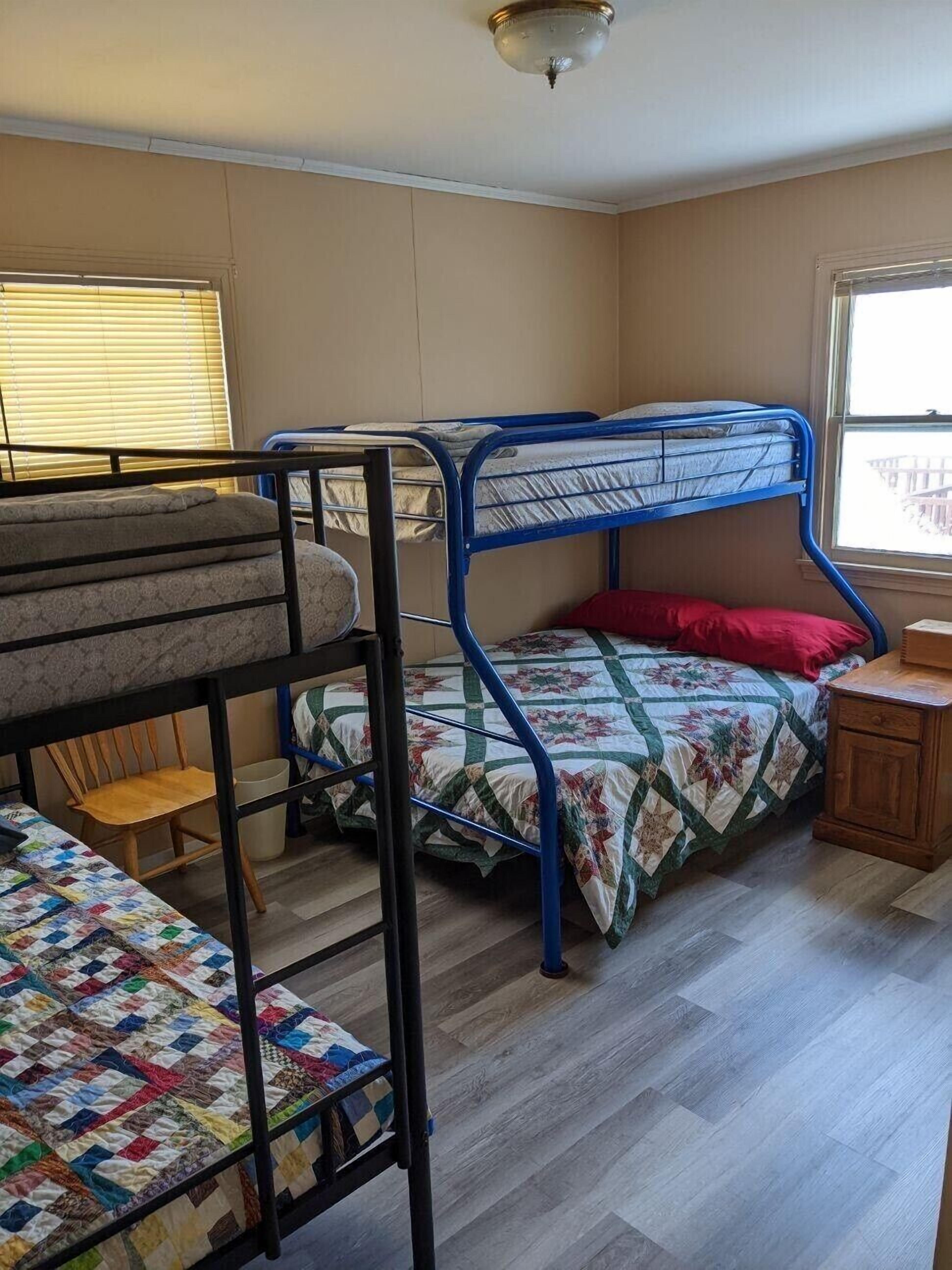 2 slaapkamers, een strijkplank/strijkijzer, gratis wifi, beddengoed