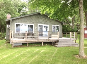 Exterior - Dream sunsets from this two bedroom lakeside cabin (Osakis)
