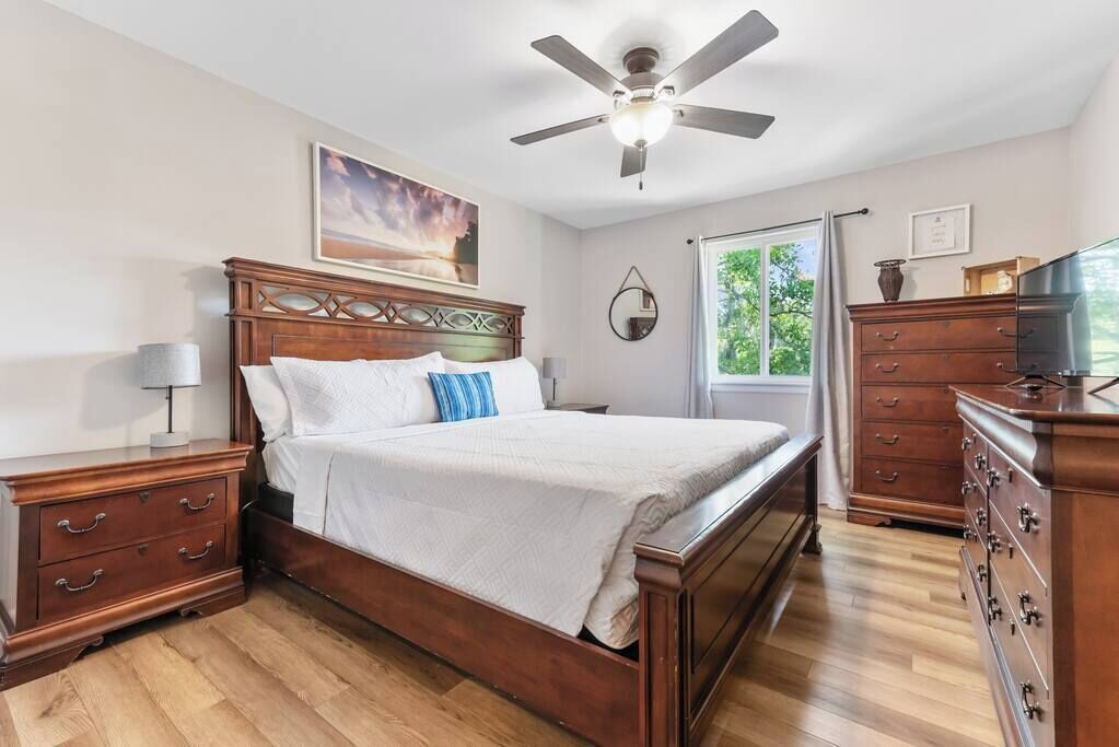 2 bedrooms, iron/ironing board, WiFi (free), bed sheets