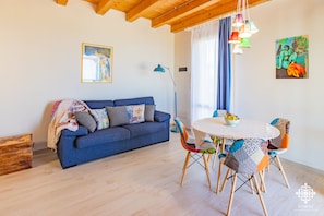Deluxe Villa, 2 Bedrooms, Sea View, Oceanfront | Living area
