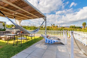 BBQ/picnic area - Beach Front Villas (Noto)