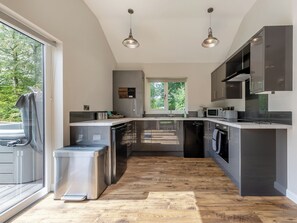 Opvaskemaskine, højstol