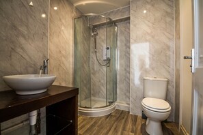 Căn hộ (2 Bedrooms) | Phòng tắm | Khăn tắm 