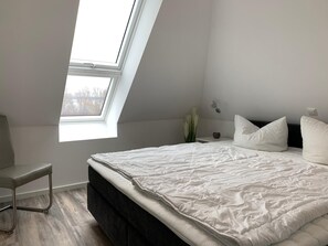4 chambres, fer et planche à repasser, lit parapluie, Wi-Fi gratuit
