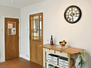 المنشأة من الداخل