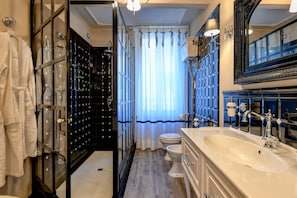 Bathtub, hair dryer, towels