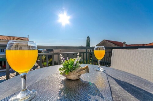 Room-all Saints Suites B&b Kastela - Dou