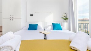Room, 1 Bedroom, Balcony, Garden View