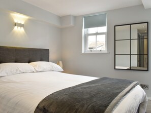 1 quarto, Wi-Fi de cortesia, roupa de cama