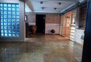 Room, 1 Bedroom, Accessible, Smoking | Bahagian dalam