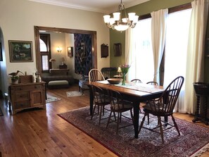 Interior - Hathaways Cottage... A Stratford Bed & Breakfast (Stratford)