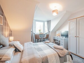 3 bedrooms, free WiFi, bed sheets