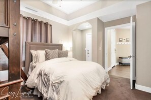 4 bedrooms, iron/ironing board, travel cot, free WiFi - SunView at Estancia-Luxury Resort-Adventure awaits! (St. George)