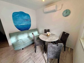 Dining - Holiday apartment mit Meerblick und Klimaanlage (Jadranovo)