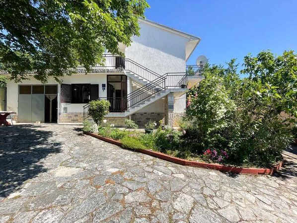 Exterior - Holiday apartment with terrace and barbecue (Jadranovo)