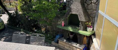 تناول الطعام بالخارج