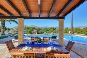 Outdoor dining - Villa Ca na Xaneta for 10 people (Alcúdia)