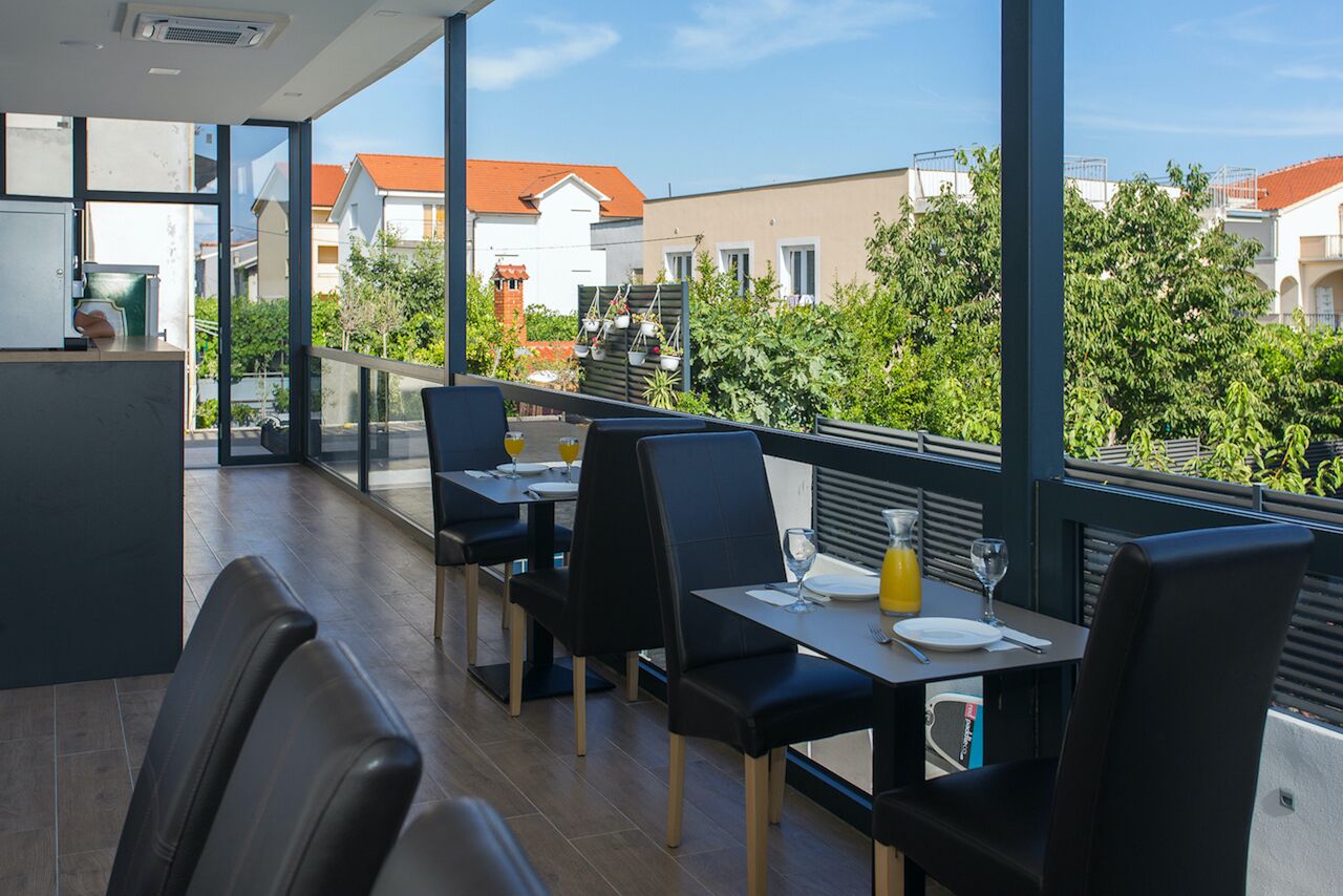 Room, 1 Bedroom, Balcony, City View | Outdoor dining