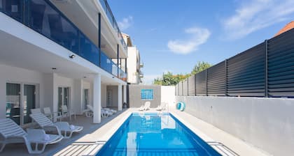 Room-all Saints Suites B&b Kastela