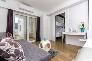 Room, 1 Bedroom, Balcony, City View | 1 bedroom, soundproofing, free WiFi
