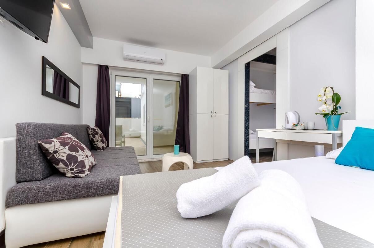 Room, 1 Bedroom, Balcony, City View | 1 bedroom, soundproofing, free WiFi