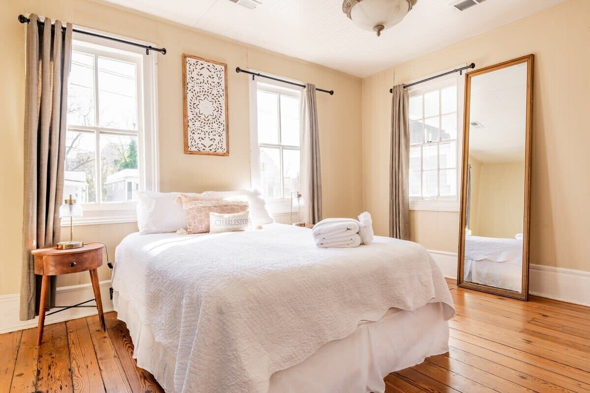 2 habitaciones, tabla de planchar con plancha, cuna de viaje y wifi 