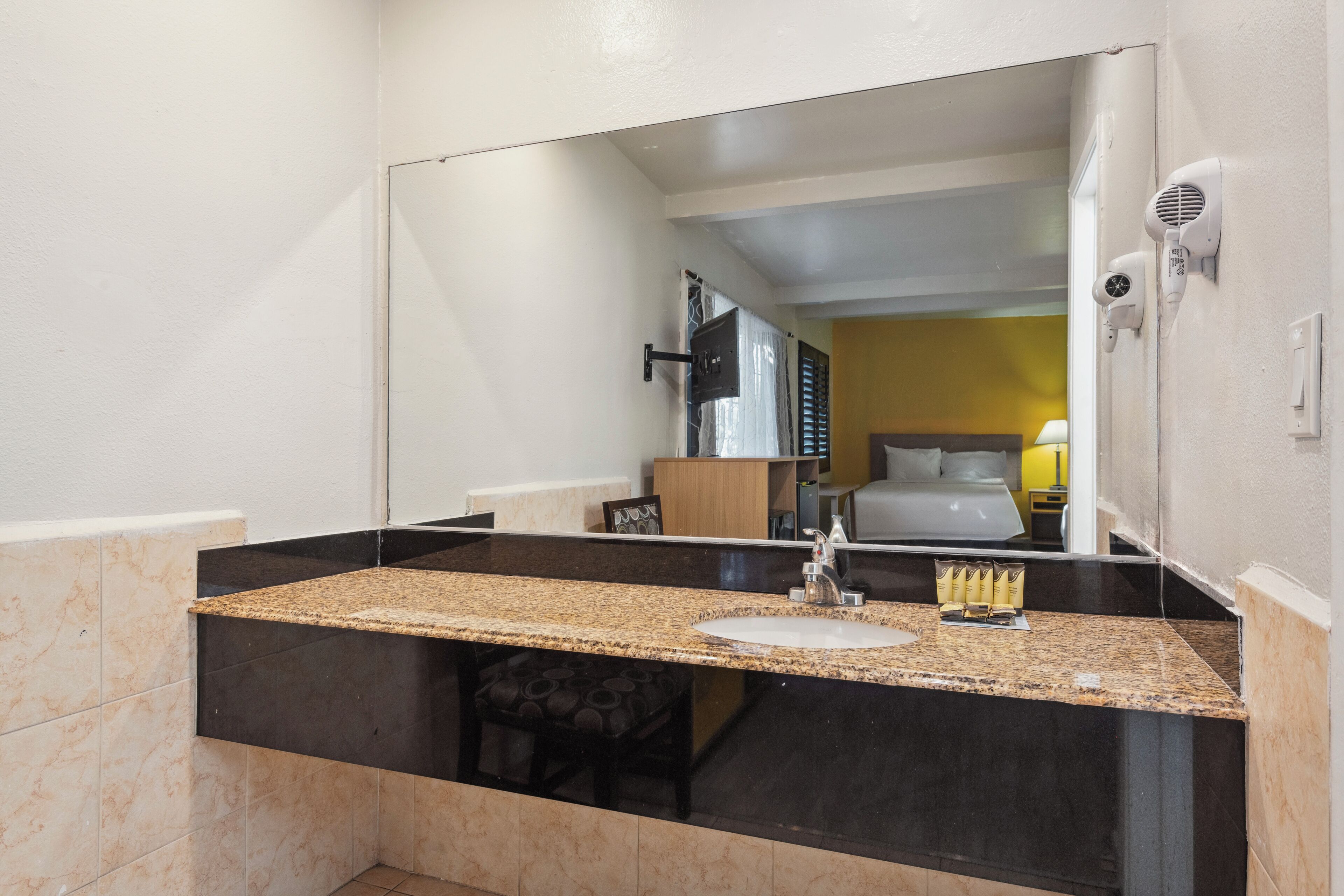 Photo - Hotel H-Wood