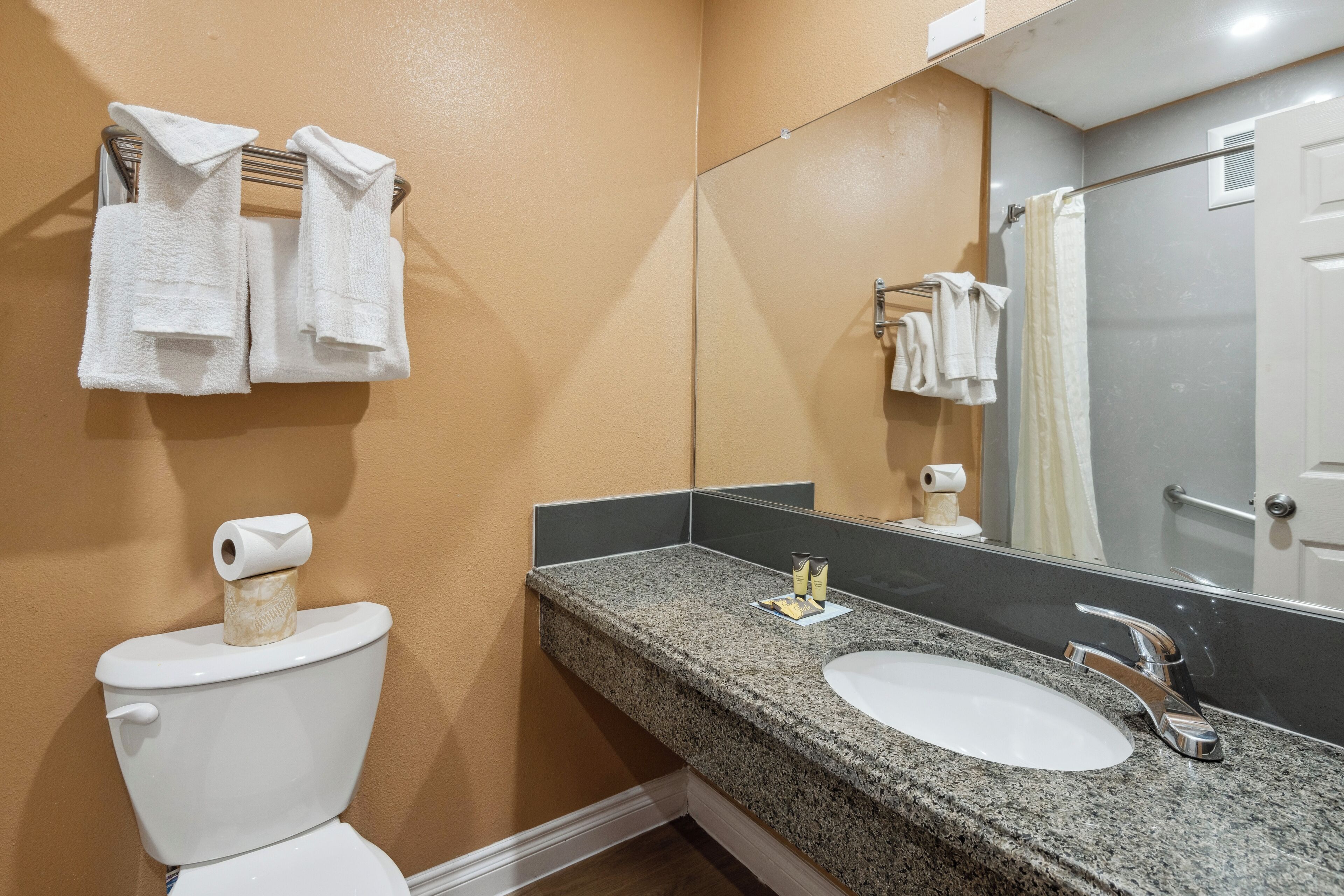 Photo - Hotel H-Wood