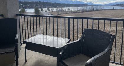 Top floor condo on Lake Windermere with spectacular lake and Mountain View’s
