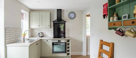 Ovn, opvaskemaskine, fryser