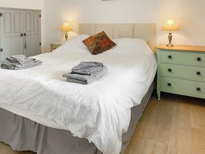 2 quartos, Wi-Fi de cortesia, roupa de cama