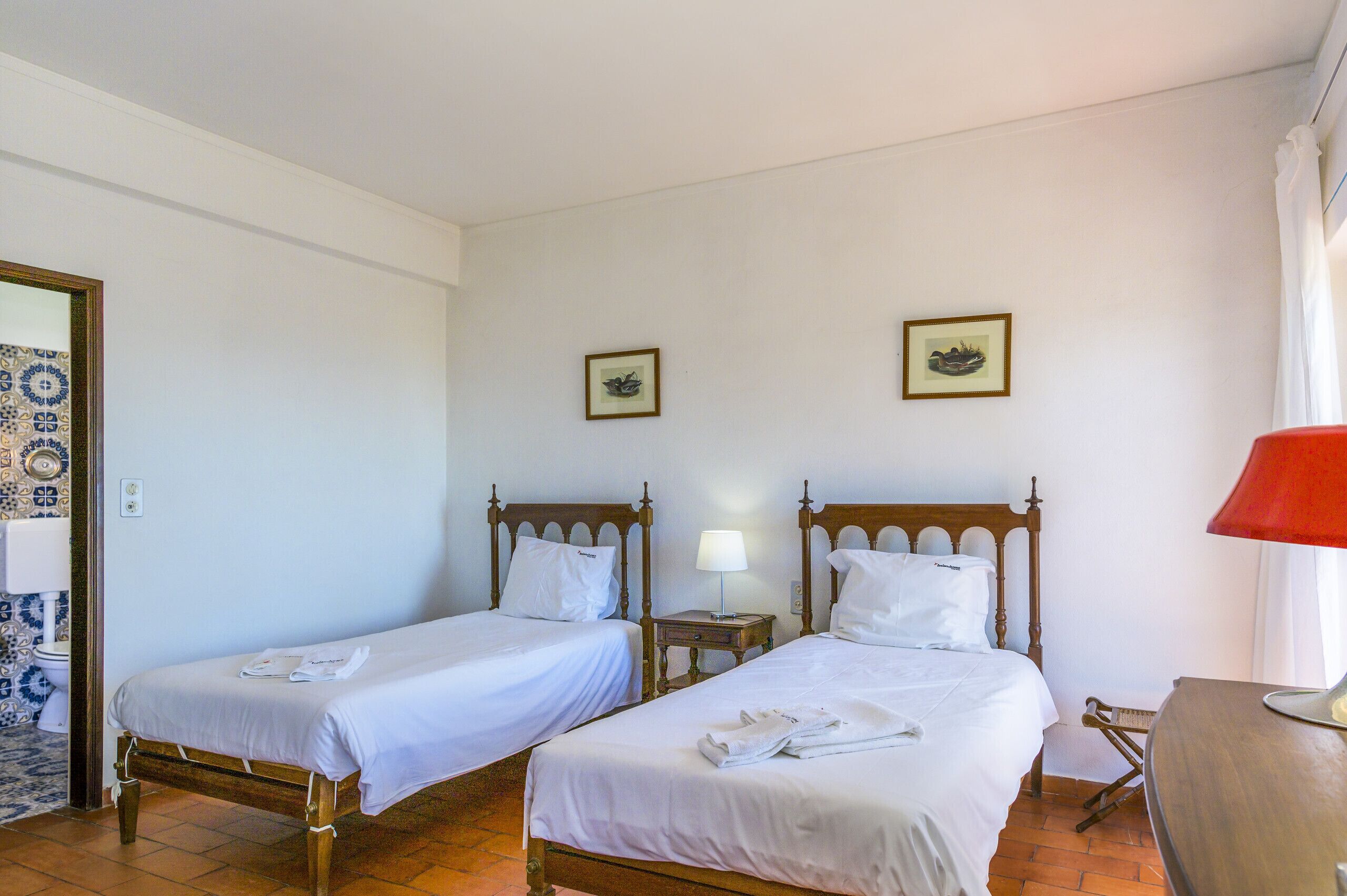 5 bedrooms, iron/ironing board, free WiFi, bed sheets