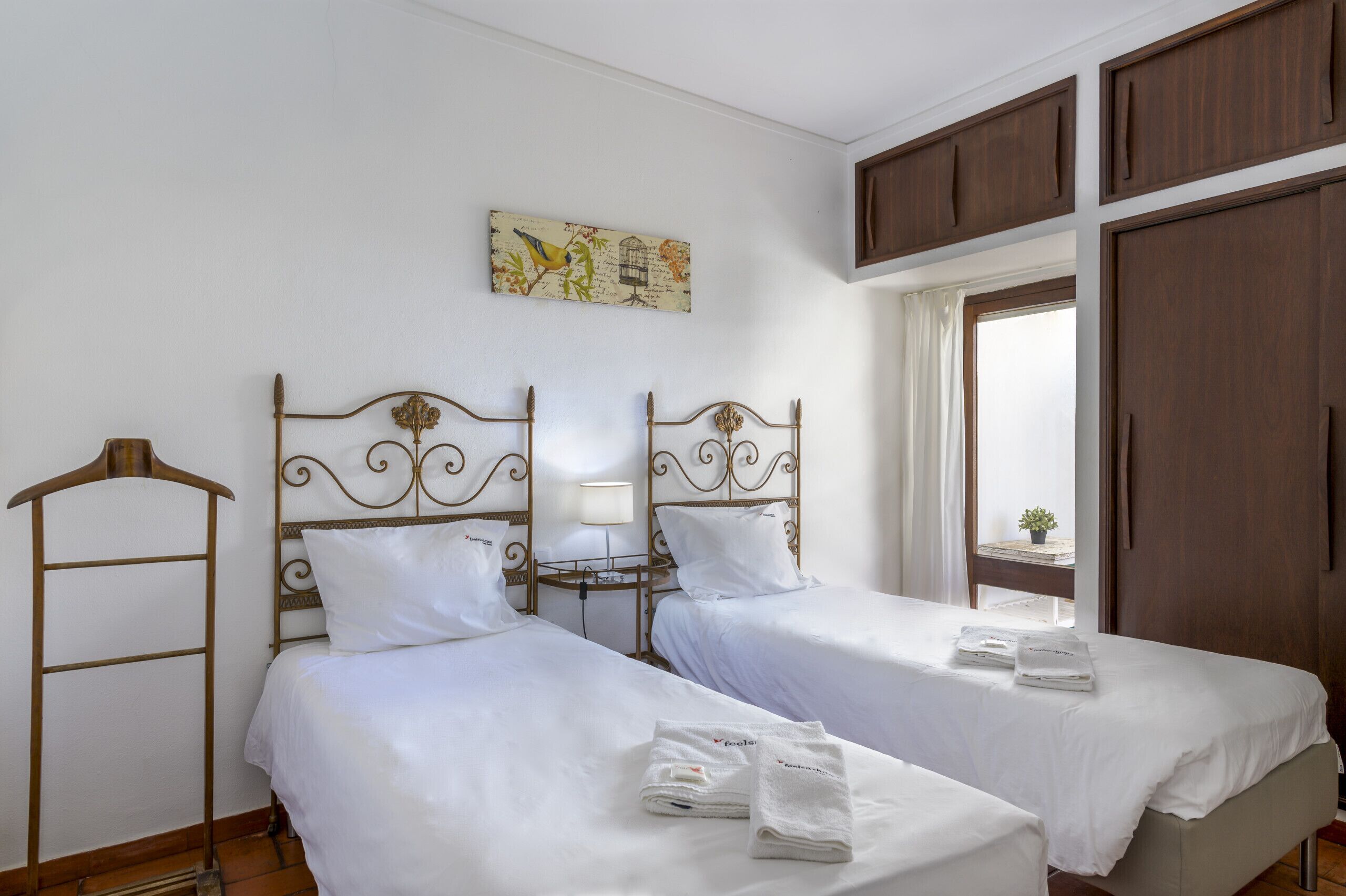 5 chambres, fer et planche à repasser, Wi-Fi gratuit, draps fournis