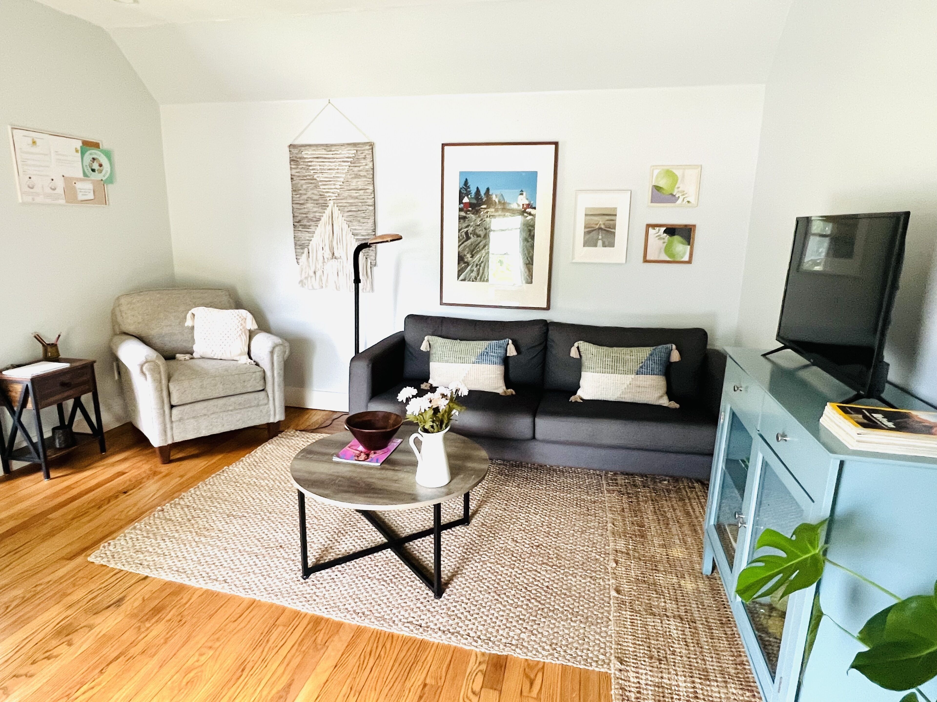 "Charming Haven in the Heart of Historic District in Ypsilanti" Pet-Friendly!