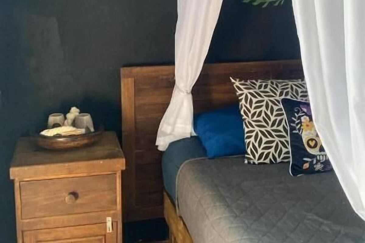 Design Room, 1 Double Bed | Blackout drapes, iron/ironing board (on request), WiFi (free)