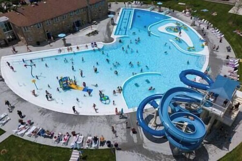 #209 Kings, River View, Deck, Bicentennial Park