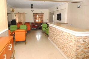 Lobby - Room-aquatic Suites & Lounge -classic St (Lagos)