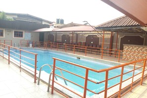 Pool - Room-aquatic Suites & Lounge -classic St (Lagos)