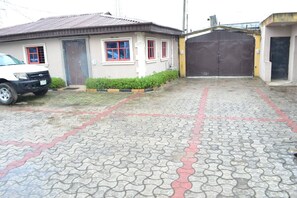 Room, 1 Bedroom, Accessible, Smoking | Property grounds