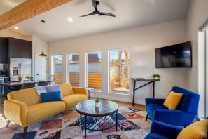 Unclassified image, 2 of 62, button