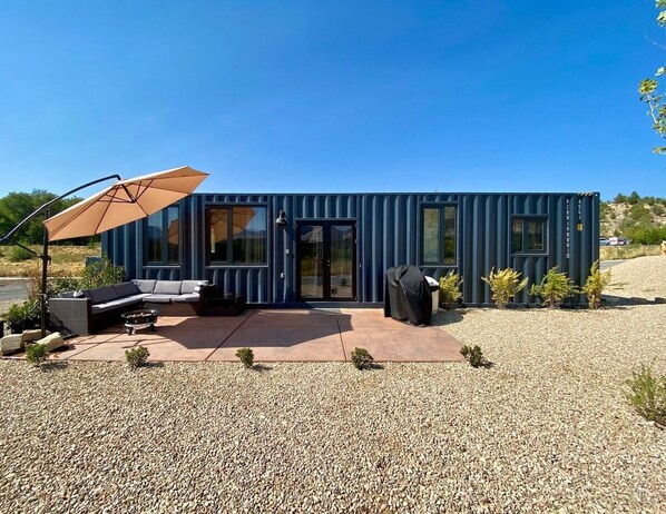 Terrace/patio - Cozy Single Container Retreat | 25 min to Zion NP (Orderville)