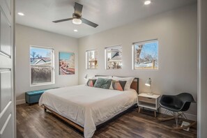 2 habitaciones, tabla de planchar con plancha, cuna de viaje y wifi 