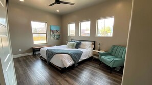 2 多间卧室、熨斗/熨衣板、旅行婴儿床、WiFi