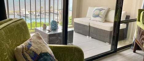 Condo panorâmico, 1 cama King e sofá-cama, vista para o mar | Terraço/pátio